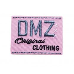 Patch Ecusson Thermocollant DMZ Original clothing coloris rose clair 5 x 3,50 cm