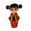 Patch Ecusson Thermocollant Kokeshi coloris Rouge 3 x 4,50 cm