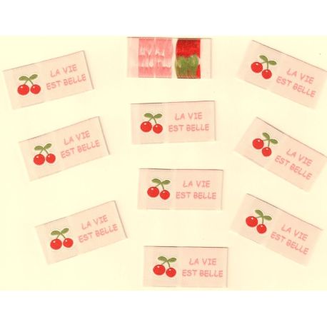 Lot de 10 Etiquettes tissées 2,50 x 5 cm Amour