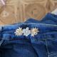 Bouton Clipsable pour Jeans trop Large, Ajuste la Taille Sans Couture, Serre-taille Rapide, Bouton magique Coloris Fleur Smile