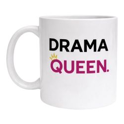 Affirmez votre style avec ce mug « Drama Queen » en rose. Une tasse tendance et fun, parfaite comme idée cadeau originale pour f